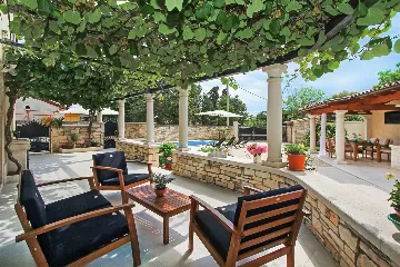 3-Bedroom House in Žminj with Swimming Pool