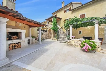 3-Bedroom House in Žminj with Swimming Pool