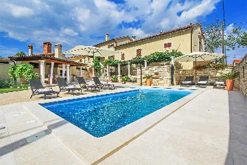 3-Bedroom House in Žminj with Swimming Pool