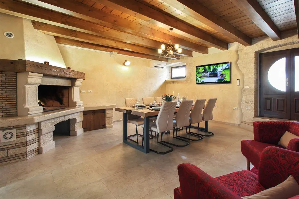 3-Bedroom House in Žminj with Swimming Pool