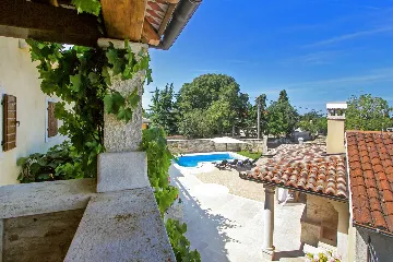 3-Bedroom House in Žminj with Swimming Pool