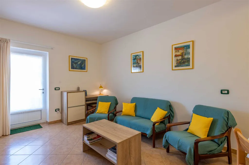 Semi-Detached House for 4 Guests in Ližnjan