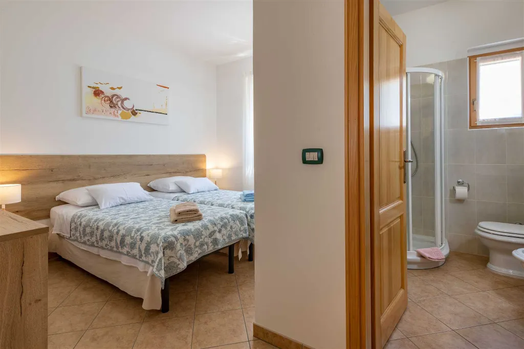 Semi-Detached House for 4 Guests in Ližnjan