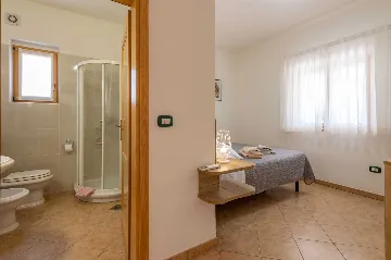 Semi-Detached House for 4 Guests in Ližnjan