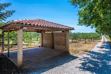 Semi-Detached House for 4 Guests in Ližnjan