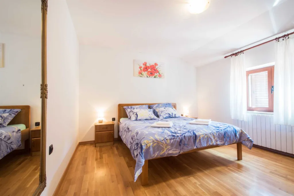 4-Bedroom House with Private Pool in Cerovlje