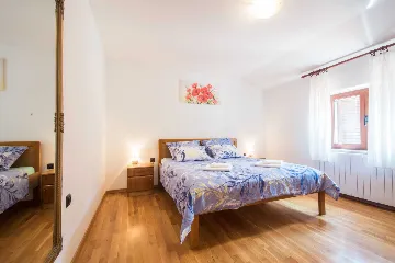 4-Bedroom House with Private Pool in Cerovlje