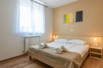 Air-Conditioned House with Pool in Nedešćina