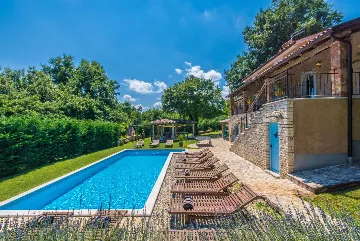 6-Bedroom House for 16 Guests in Žminj, Croatia