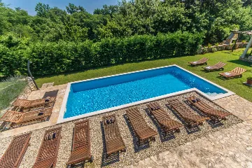 6-Bedroom House for 16 Guests in Žminj, Croatia