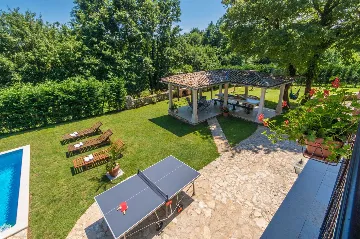 6-Bedroom House for 16 Guests in Žminj, Croatia