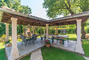 6-Bedroom House for 16 Guests in Žminj, Croatia