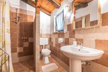 6-Bedroom House for 16 Guests in Žminj, Croatia