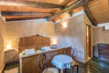 6-Bedroom House for 16 Guests in Žminj, Croatia