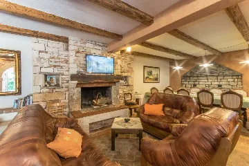 6-Bedroom House for 16 Guests in Žminj, Croatia