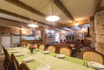6-Bedroom House for 16 Guests in Žminj, Croatia