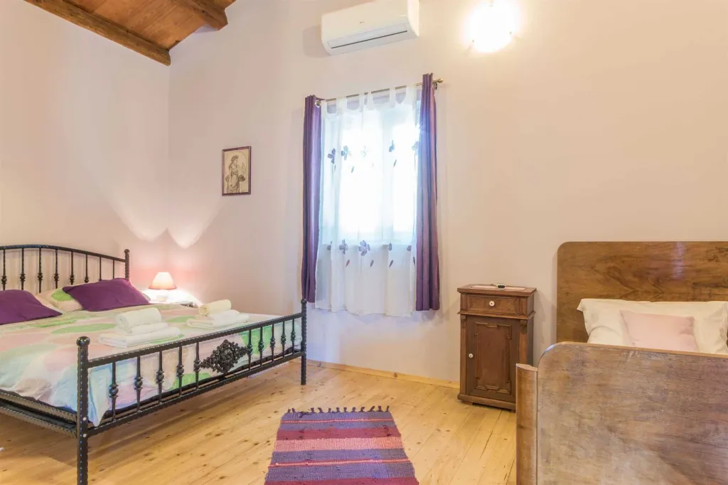 6-Bedroom House for 16 Guests in Žminj, Croatia