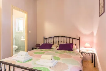 6-Bedroom House for 16 Guests in Žminj, Croatia