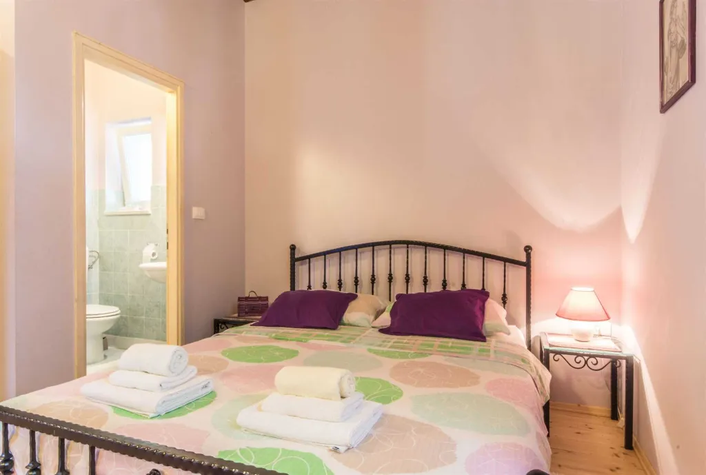 6-Bedroom House for 16 Guests in Žminj, Croatia