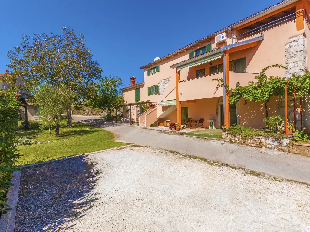 House in Žminj with Private Pool and Valley View