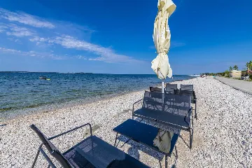 2-Bedroom Apartment in Marčana for up to 6