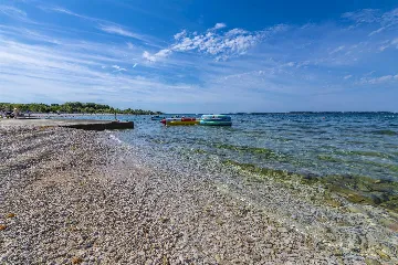 2-Bedroom Apartment in Marčana for up to 6