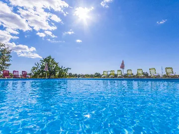 2-Bedroom Apartment in Marčana for up to 6