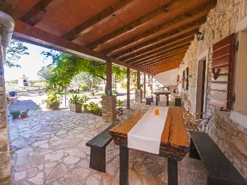 2-Bedroom Apartment in Marčana for up to 6