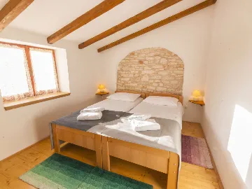 2-Bedroom Apartment in Marčana for up to 6
