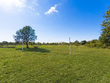 2-Bedroom Apartment in Marčana for up to 6