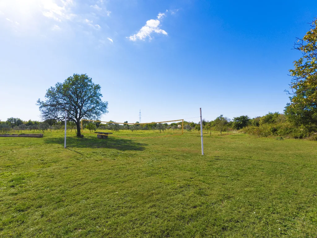2-Bedroom Apartment in Marčana for up to 6