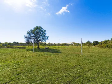 2-Bedroom Apartment in Marčana for up to 6