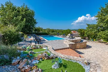 House with Pool and Sea View in Krnica