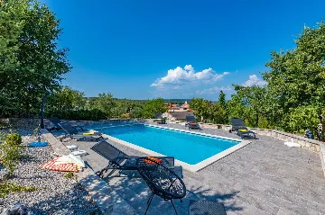 House with Pool and Sea View in Krnica
