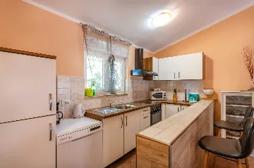 House with Pool and Sea View in Krnica