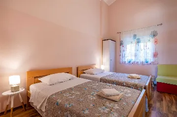 House with Pool and Sea View in Krnica