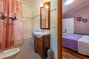 House with Pool and Sea View in Krnica