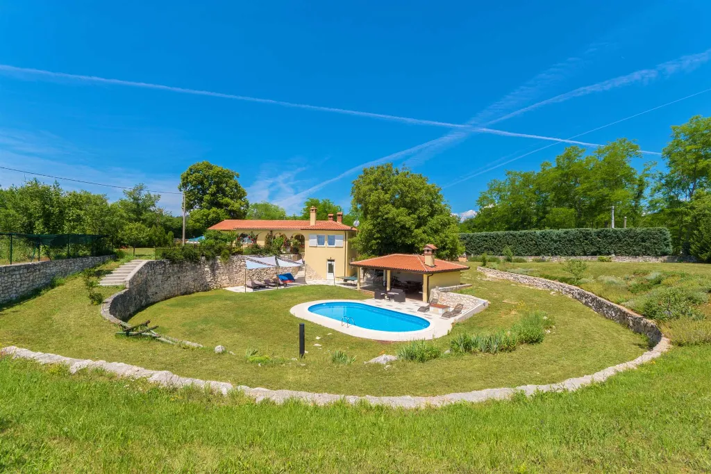 Apartment in Nedescina for Up to 4 Guests