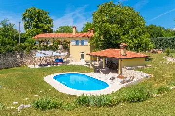 Apartment in Nedescina for Up to 4 Guests