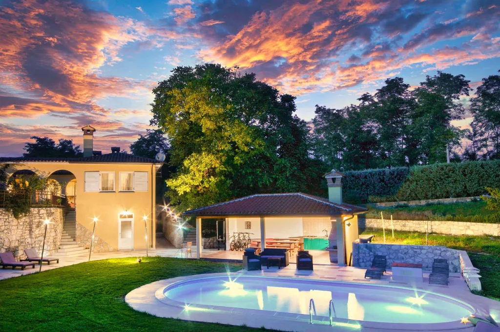 Apartment in Nedescina for Up to 4 Guests