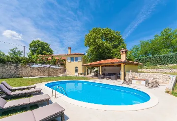 Apartment in Nedescina for Up to 4 Guests