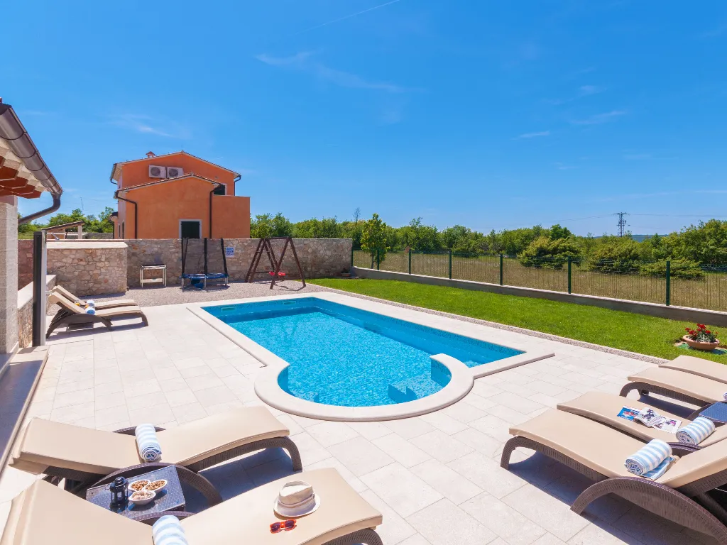 Rasa House with Heated Private Pool for 8 Guests