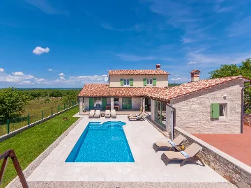 Rasa House with Heated Private Pool for 8 Guests