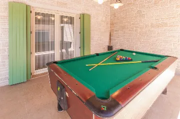 Rasa House with Heated Private Pool for 8 Guests