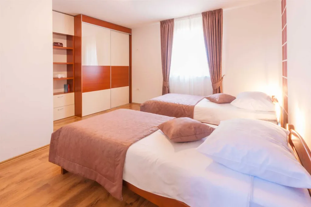 Rasa House with Heated Private Pool for 8 Guests