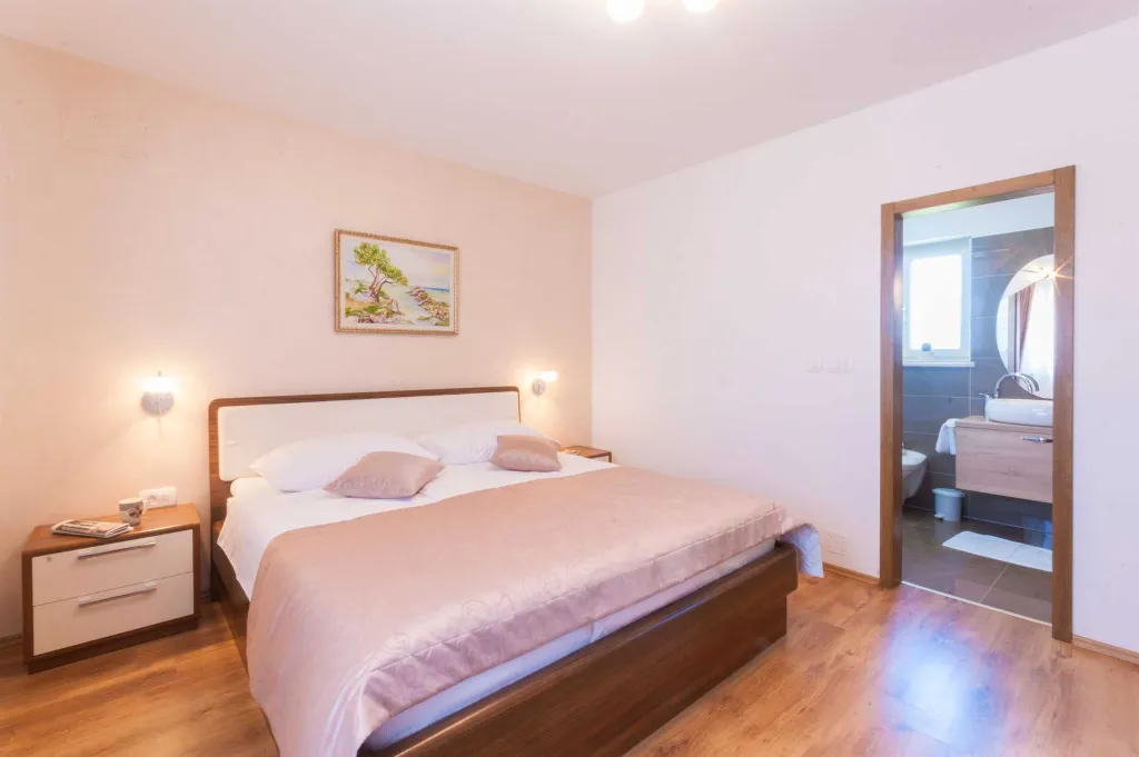 Rasa House with Heated Private Pool for 8 Guests
