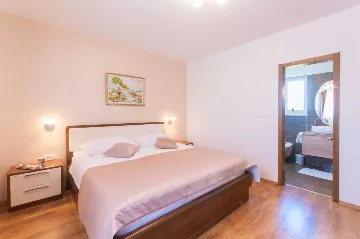 Rasa House with Heated Private Pool for 8 Guests