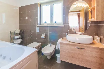 Rasa House with Heated Private Pool for 8 Guests