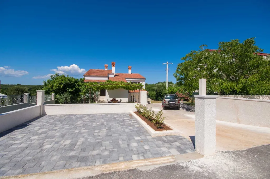 House in Pula for Up to 12 Guests
