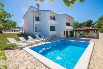 House in Pula for Up to 12 Guests